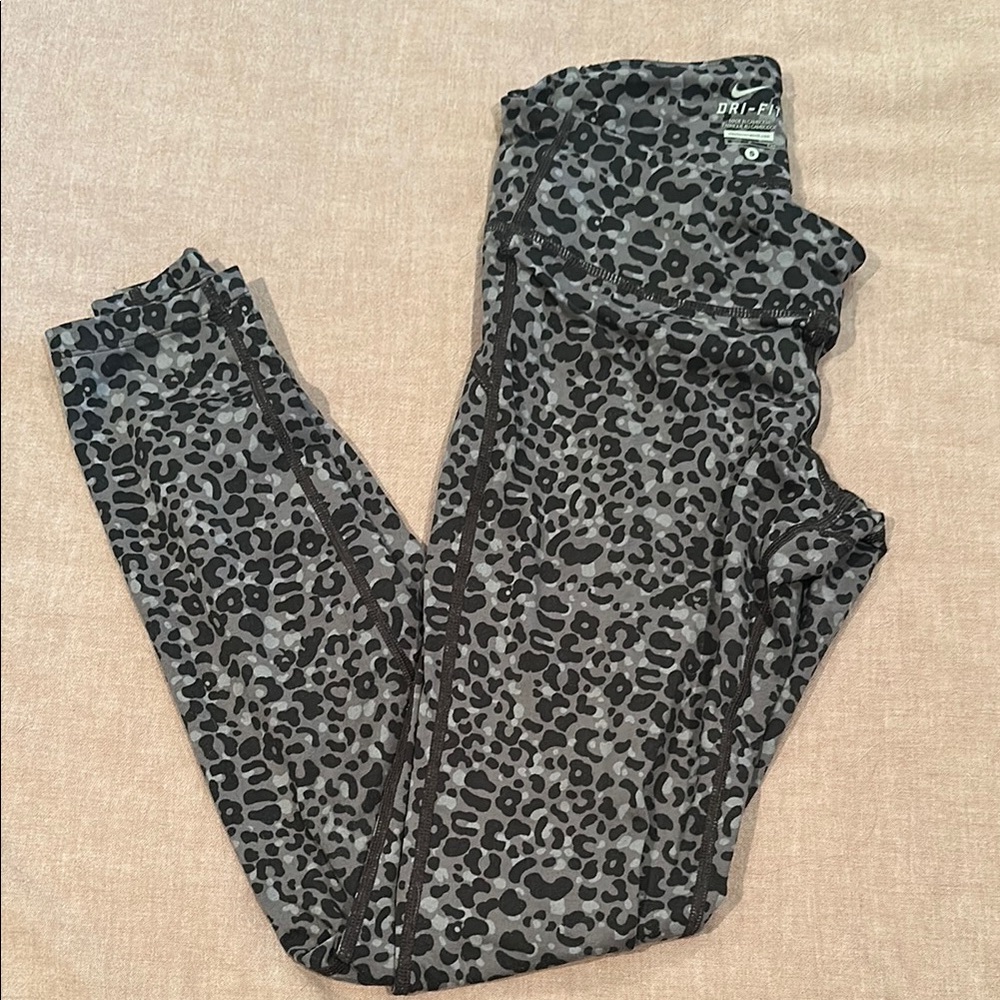 Nike Dri-FIT Leopard Print Leggings